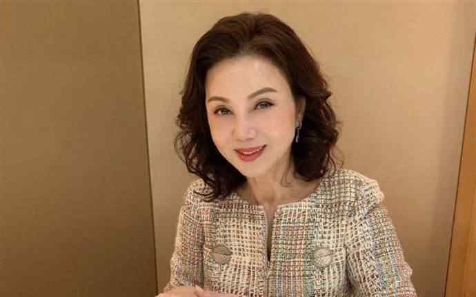 王祖贤的老公 谢玲玲：为豪门生下5子，丈夫却出轨王祖贤，今64岁被传病危？
