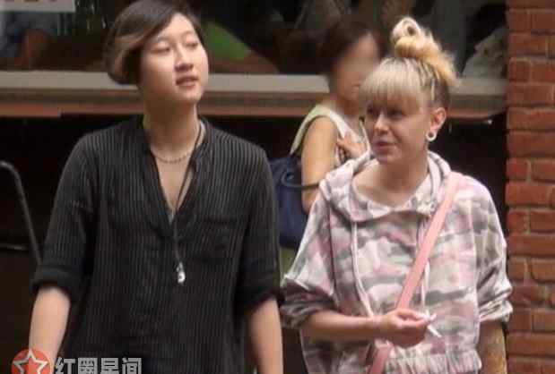 成龙为什么不认小龙女 成龙为什么不认小龙女 吴卓林承认出柜获网友支持