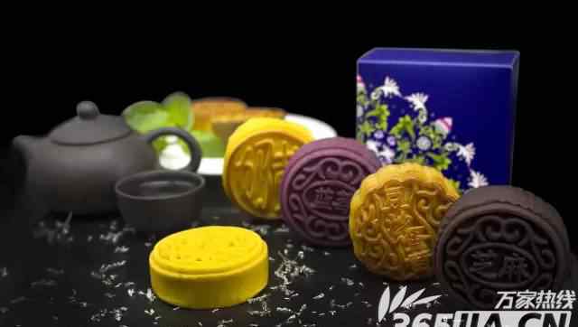 希尔顿月饼 “皓月云舞 情聚中秋”希尔顿携月饼礼盒邀你过中秋