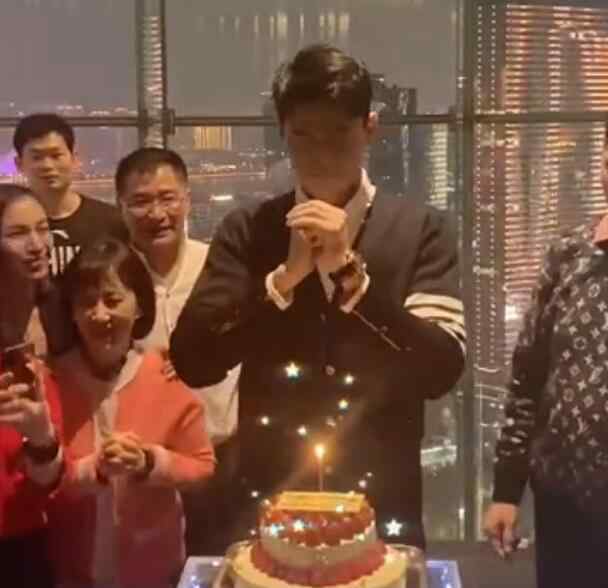 孙杨年龄 孙杨过29岁生日，只有一位名人替他庆生！