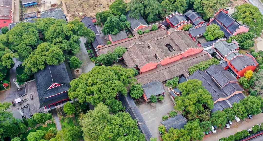 龙虎山天师府现任天师 江西龙虎山留传奇，天师府为何被称为宰相家？张天师并不是一个人