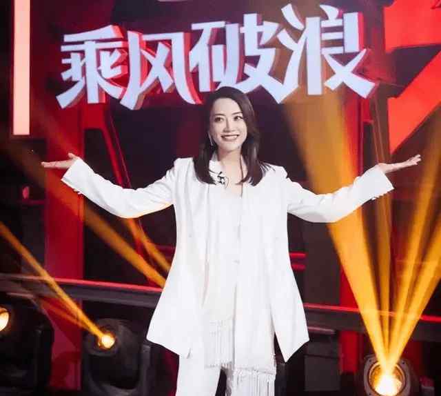 谢霆锋顶包案 陪谢霆锋出道，替女明星挡酒，她掌管50位明星的秘密，却从不爆料