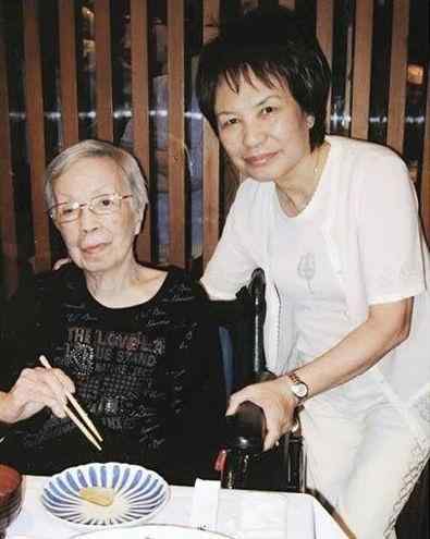 余慕莲 余慕莲99岁母亲离世，余慕莲暂时不知情，母女未能见最后一面