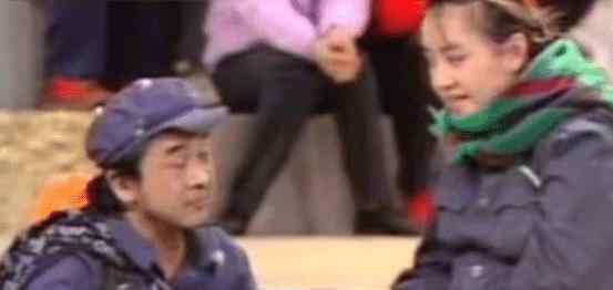 水浒演员成钉子户 2015年，春晚钉子户黄宏被免职带走调查，今60岁沧桑认不出