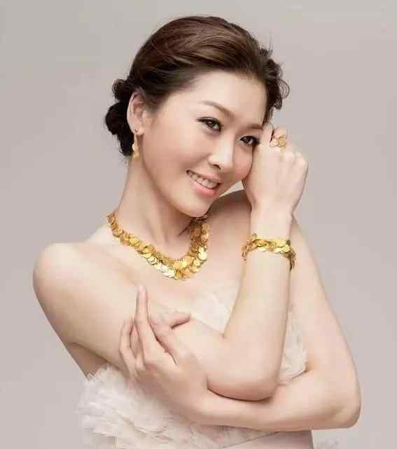 玉女添丁 41岁周丽淇近况：曾为陈冠希堕胎2次，小三上位遭网友怒怼