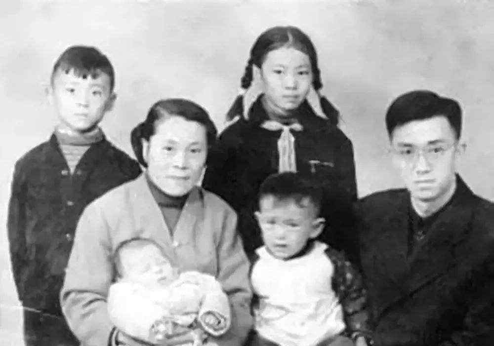 撒手人寰 23岁成婚，恩爱62年，4个孩子2个有缺陷，长子离世2月他撒手人寰