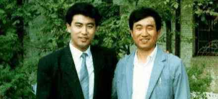 北京老冰棍 央视国脸张宏民现状，独坐街头吃老冰棍略显落寞，59岁未婚未育