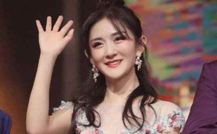 谢娜给刘烨打过几次胎 谢娜结婚多年生下双胞胎，原来切除了一侧输卵管，刘烨洗白家暴锅