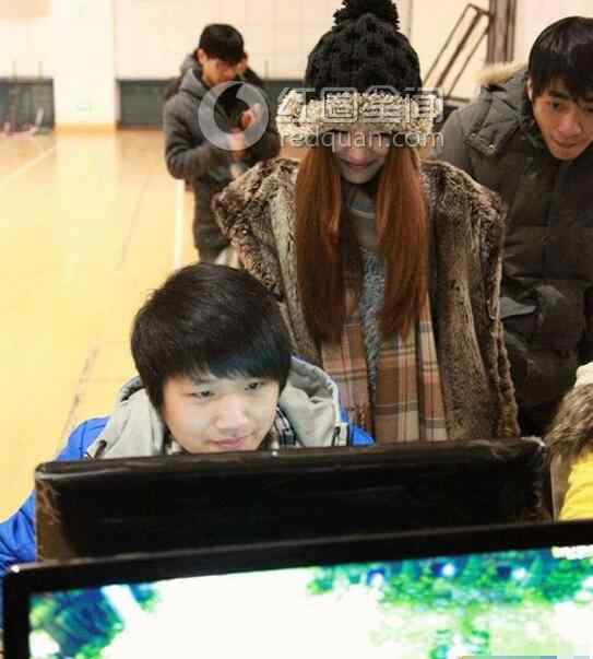 lol苏小妍事件 lol苏小妍简历曝光 微笑苏小妍啪啪门是真的吗