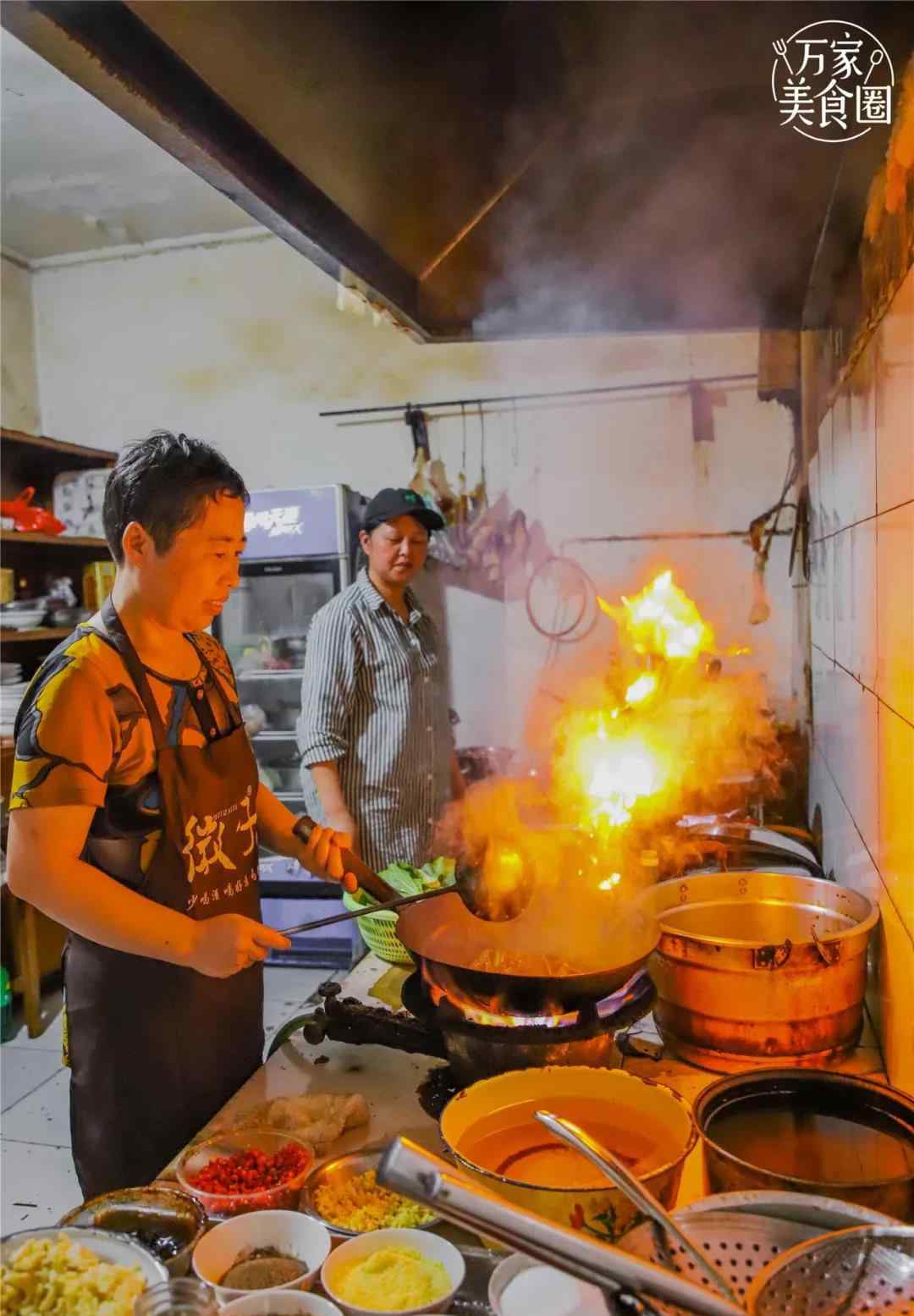 十里庙 合肥十里庙这家立新土菜馆 38℃还有人开保时捷来吃！