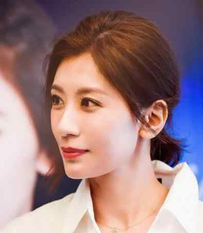 贾静雯女儿照片 贾静雯久违晒女儿近照，波妞个子长高不少，两个女儿像双胞胎一样