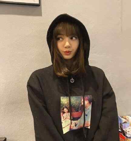 泰国混血儿 Lisa是泰国和哪的混血 Lisa的父亲不是泰国人吗