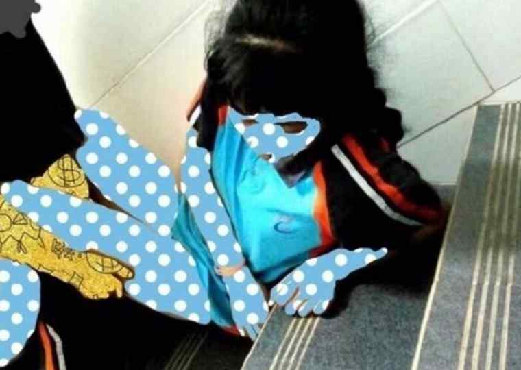 俩性图片 成都俩中学生不雅照片流传网络 楼梯间脱裤性交