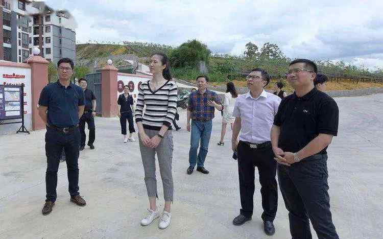 周苏红 女排大满贯周苏红罕见现身！身材高挑依然美丽，官至副厅很少现身