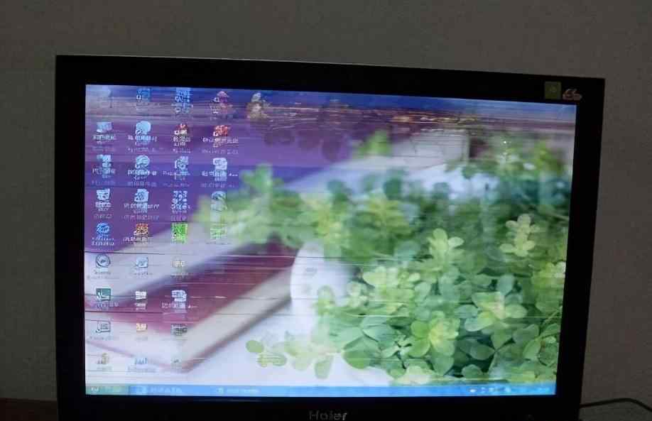 电脑显示屏一闪一闪是怎么回事 电脑屏幕一闪一闪的怎么回事？可能是这几个原因引起的