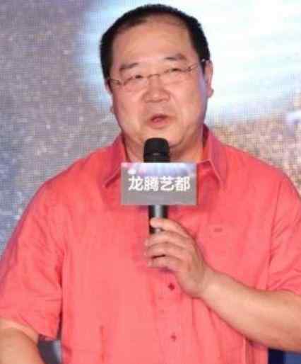 英达女儿 被称慈父代表，三婚娶小8岁娇妻，二儿子获冰球冠军，小女儿可爱