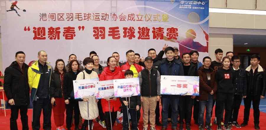 谢超杰 李宁与乒乓球世界冠军对战大汗淋漓，57岁头发全白，遭调侃是大爷