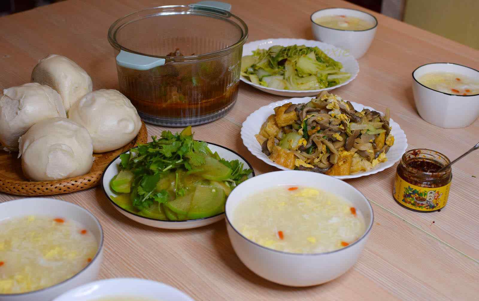 小学生晚餐 小学生一周晚饭，荤素搭配不重样，简单好吃不浪费，朋友圈：一看就是北方人