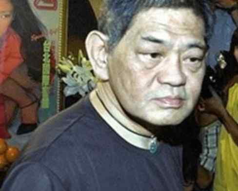 谢千惠 黄任中对陈宝莲从“迷”到“甩”，你以为始乱终弃，其实藏着秘密