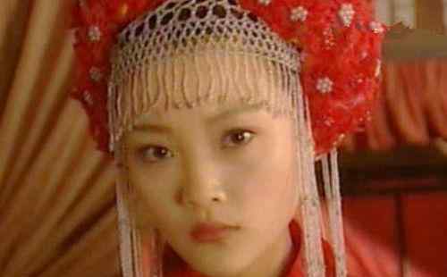 少年张三丰林心如 18年前这部剧女神云集，林心如、李小璐都是配角，她最惊艳