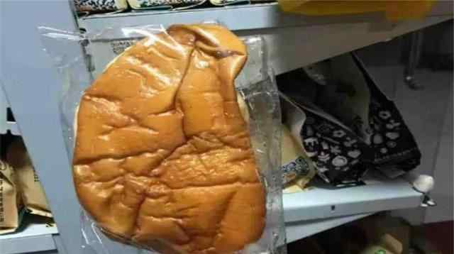 鸡腿面包 这几种零食已无法超越！鸡腿面包满满都是回忆，全吃过就暴露年龄文章配图