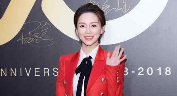开荒牛 台球界的领军人物，就像是“一头开荒牛”，37岁美艳动人依然单