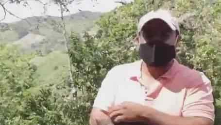 水獭猫 男子路上捡到小野猫，小猫走路姿势怪异，上网一查，男子果断放弃