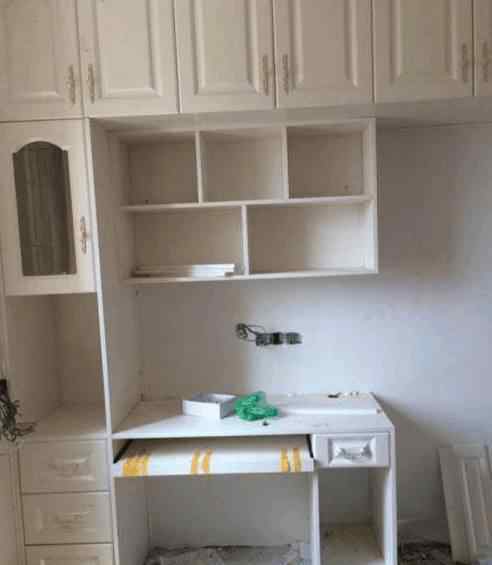 木工打书桌效果图 老婆坚持找木工满屋打柜子，邻居看了羡慕得红了眼，都要跟着学！