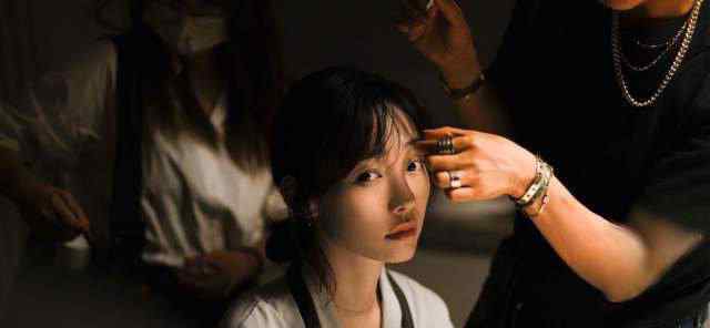 白百合儿子 白百何罕见晒儿子近照，12岁元宝眉眼像陈羽凡，与白百何似姐弟