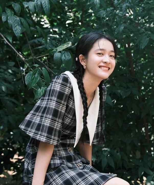 彼得潘领 今年大火的“彼得潘领”，秋冬可以这样来搭，优雅复古显气质