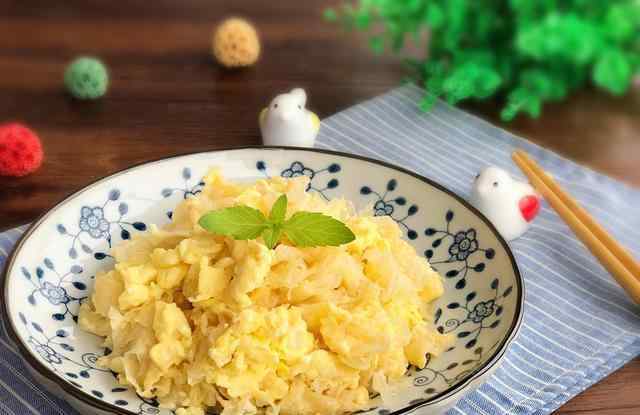 银耳可以炒着吃吗 银耳还能这样吃，和鸡蛋炒一炒，简单好做味道鲜美