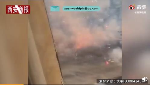 辽宁一车鞭炮起火燃爆烟花四射 发生了什么 现场画面曝光