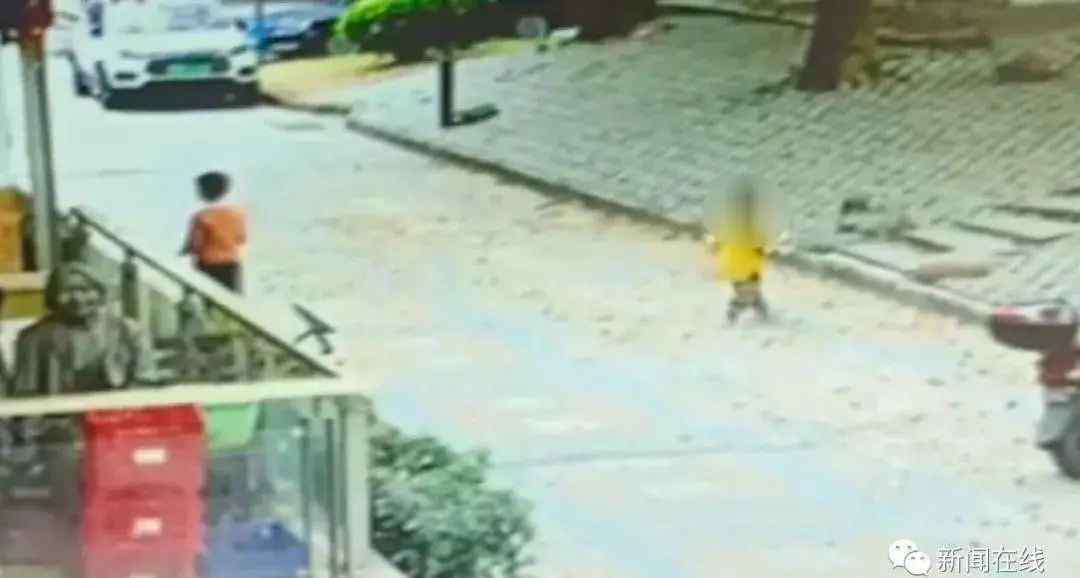 广西3岁男童小区内被人抱走15分钟 回来后肢体出现奇怪伤口