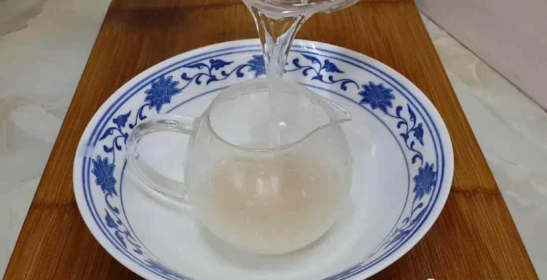 怎么和面炸的麻花更脆 面粉别炸油条麻花了，锅里炸一炸，个个焦脆香甜，比买的还好吃