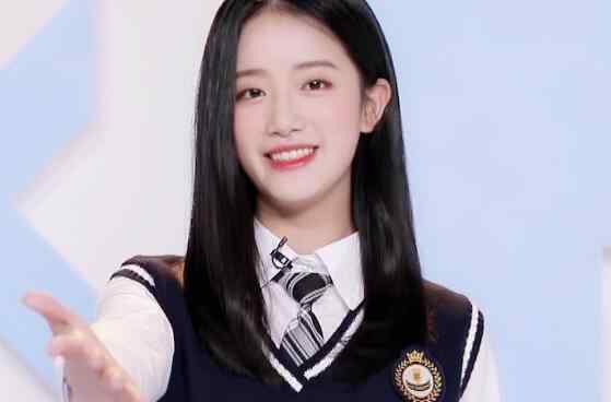 蝴蝶的介绍资料 胡馨尹多大了个人资料介绍 青春有你2小蝴蝶胡馨尹引关注