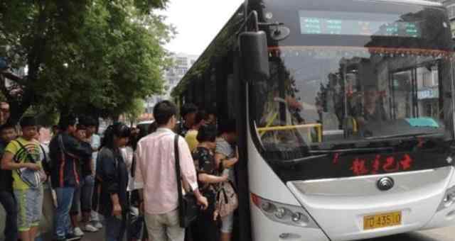 公交车超载 公交车为何挤再多人都不算超载？原因你可能都想不到