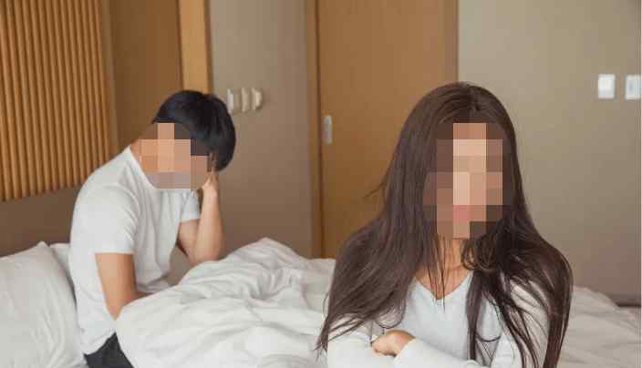 强制打开对方视频 趁前妻正在与他人视频通话，男子强行与她发生性关系，事后双方达成和解，三个多月后复婚