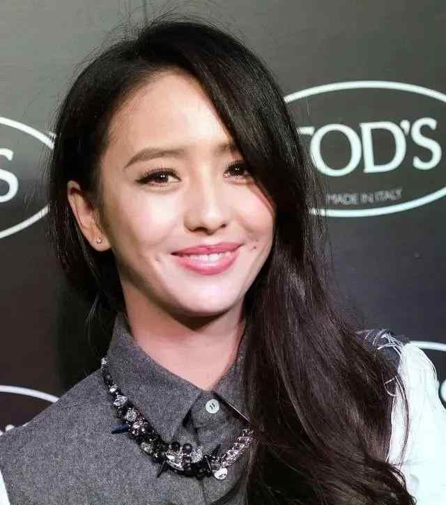 迪丽娜尔 新疆盛产美女，这八位颜值高的美女明星，你最喜欢哪一位？