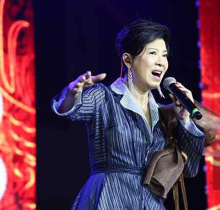 杭天琪老公 53岁杭天琪近照，隐瞒了6年的二婚老公，原来是我们熟悉的他