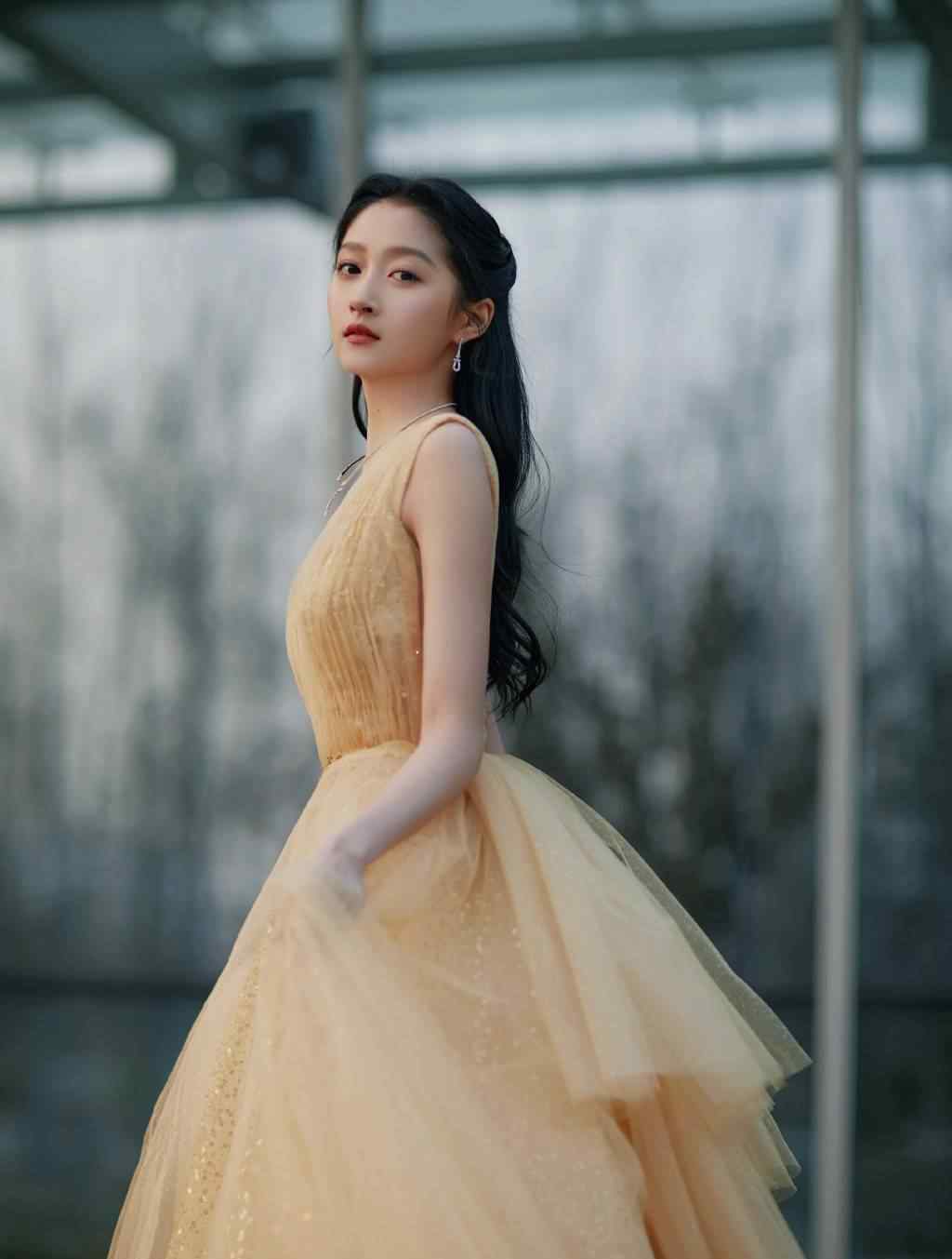 95后女明星 四位“95后”女明星：关晓彤、张雪迎、虞书欣、宋祖儿