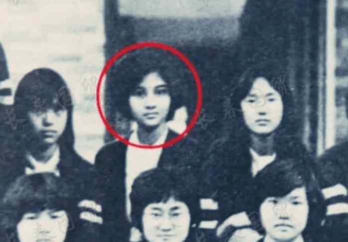 李嘉欣年轻时最美图片 看完李嘉欣初中时照片 才知道她凭什么泡遍香港富豪圈？