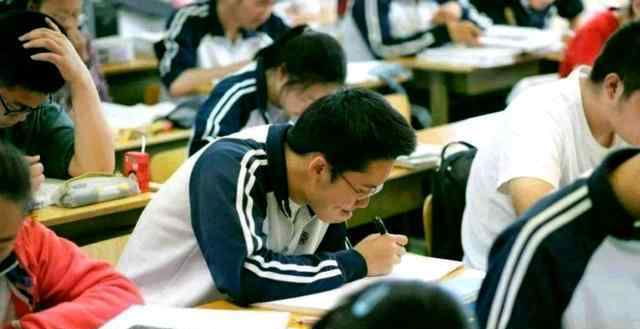 290分能上什么学校 高考290分有必要继续上大学吗？过来人告诉你答案