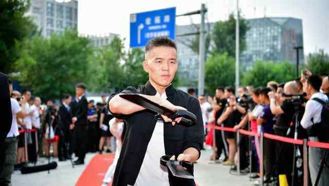 张伟丽结婚了吗 咏春余昌华称自己看不上张伟丽，但是能接她十拳，符合她结婚条件