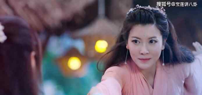 梓芬 香蜜：水神那么爱梓芬，为什么梓芬不将锦觅托付给水神，反而留在花界？