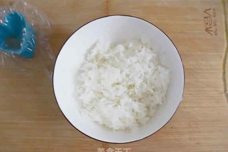 剩米饭的做法大全 海苔火腿饭团：剩米饭的神仙吃法，好吃好玩