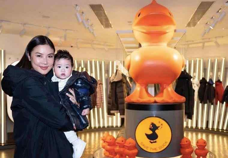 乐基儿 黎明前妻乐基儿露肚腩，网传二胎5个月，乐基儿喊冤“我不肥”