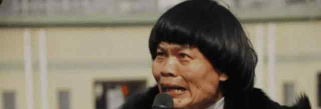 八两金儿子 他是港坛“最丑”男星，中年出道被星爷捧红，如今儿子帅到不像亲生