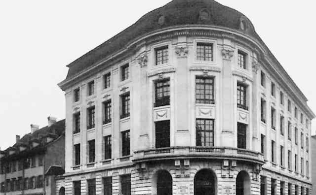 瑞士银行为什么安全 为什么说瑞士银行，算是世界最安全的银行？看看它的金库建在哪