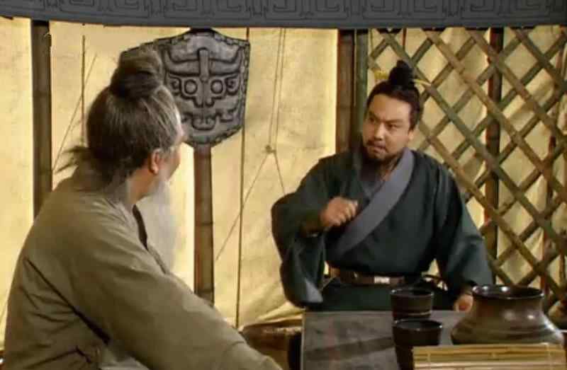法正睚眦必报 陈寿对法正庞统的评价看起来很好笑，笑完发现才笑错了：庞统不是荀彧的二叔
