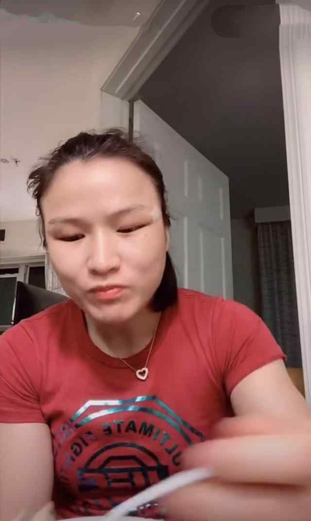 张伟丽结婚了吗 咏春余昌华称自己看不上张伟丽，但是能接她十拳，符合她结婚条件